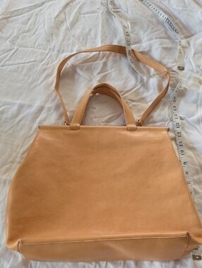 Calvin Klein Tan Leather Handbag/Laptop Bag.  Hand And Shoulder Strap